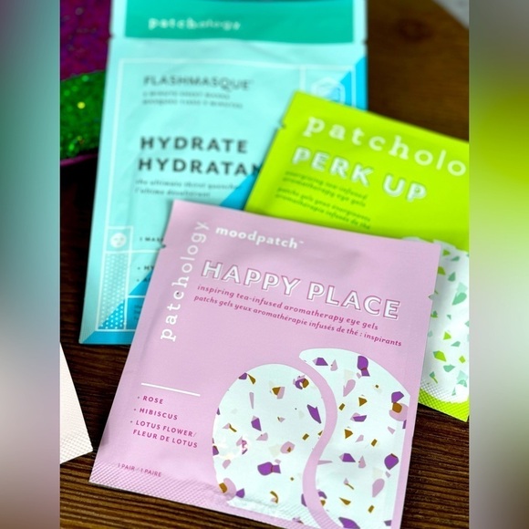 Face Sheet Masks and Eye Gels with pink/green glitter bag - by Patchology - Picture 6 of 7